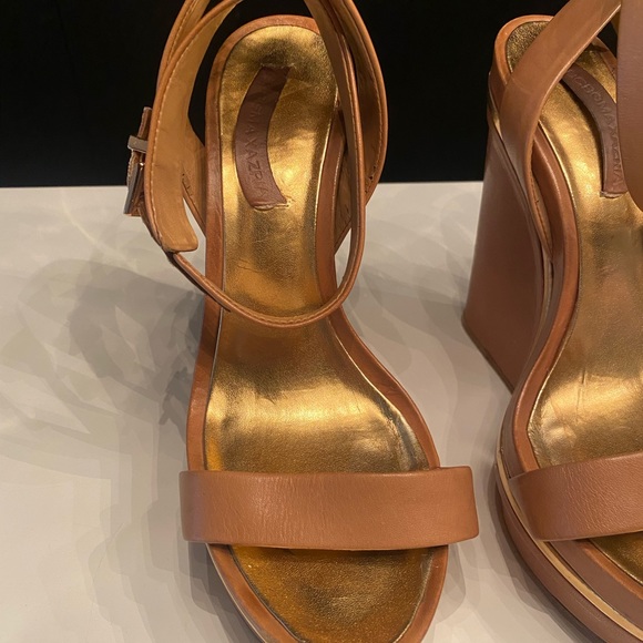 BCBGMAXAZRIA sandal wedge. Size 8.5 (fits like an 8). Used condition. - Picture 5 of 8
